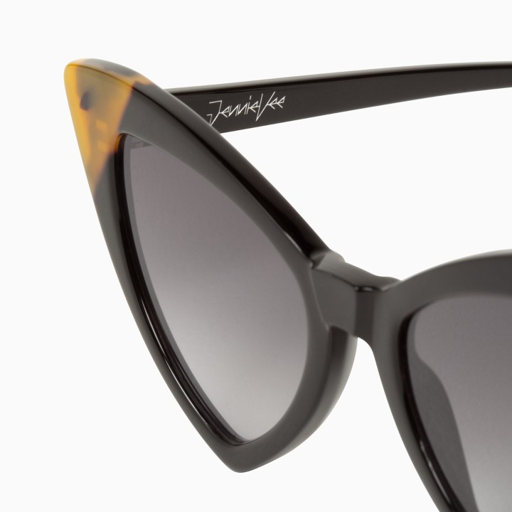 Valley Eyewear - JENNIEVEE TortCorners BlackGradient 3